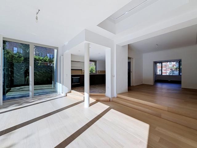 Bel etage with five bedrooms in Uccle