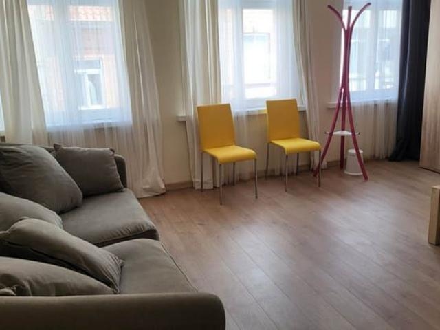 Bel etage te huur
