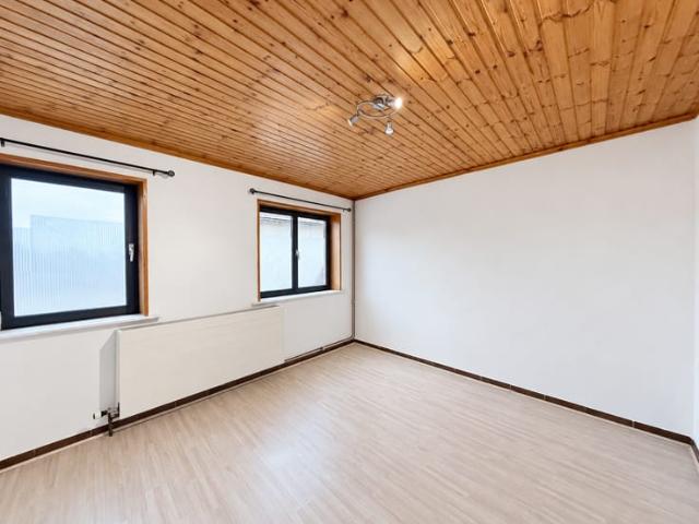 Bel etage te huur