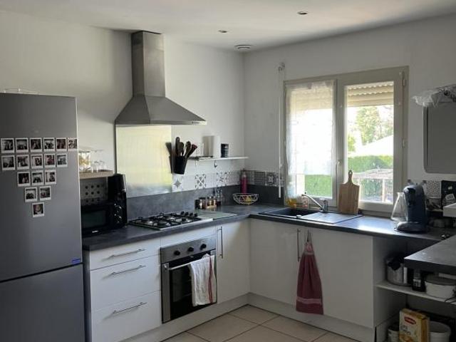 Bel F3 récent de 64m2 avec BALCON à Saint Romain Le Puy