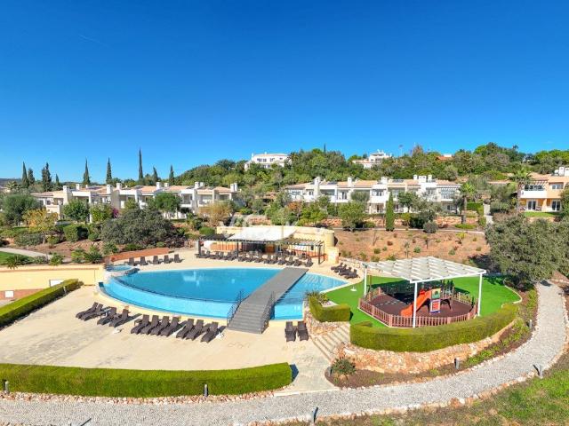 Bela moradia com 3 quartos com piscina e vista para o mar e. 155m² Mexilhoeira Grande