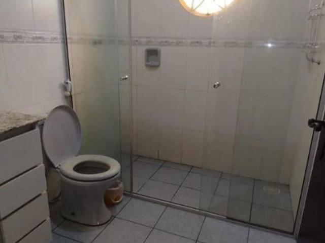 Bela Casa com Piscina e Edícula à Venda