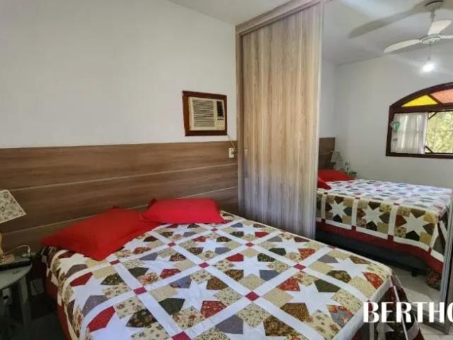 Bela casa com 218m² de área construída em um terreno de 464m²