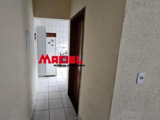 Bela casa com 2 dormitórios, sala, cozinha,Wc, garagen no Parque dos Ipes