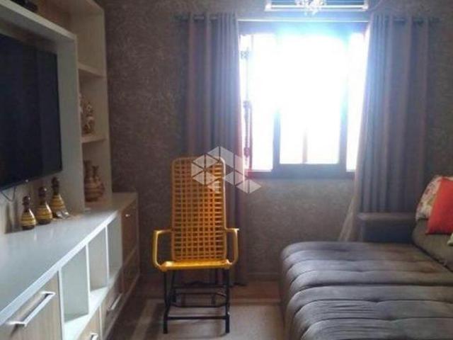 Bela casa com 3 dormitórios, piscina e quiosque