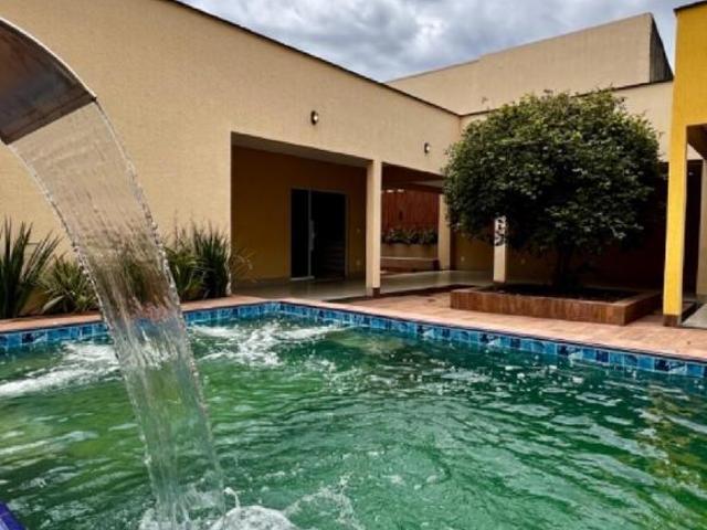 Bela Casa no CONJUNTO RESIDENCIAL SANTA FÉ