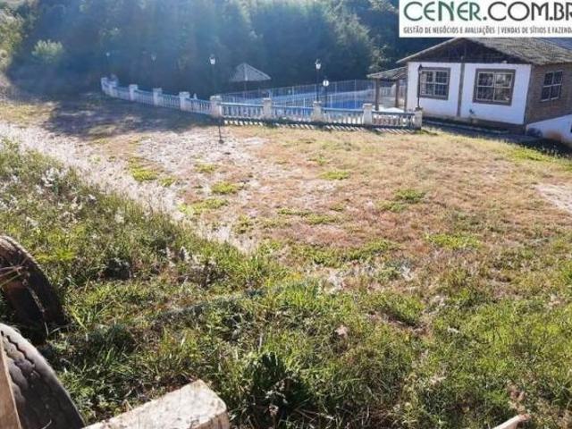Bela Chácara de 2.800 M² com Ótima estrutura de Lazer em Madre de deus de Minas