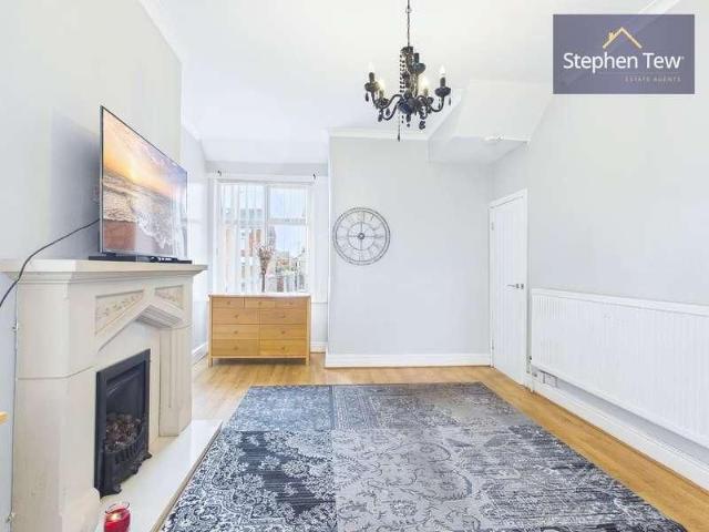 Bela Grove, Blackpool, FY1
