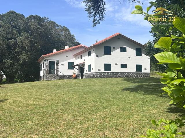 Quinta T6 com 11.500 m² | Projeto Turístico | Santo da Serra – Madeira