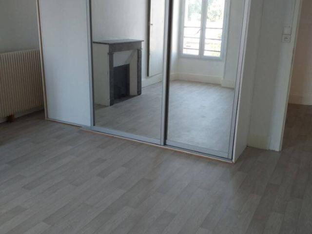 Belappartement T3 de 75 m2 au centre ville de Joigny