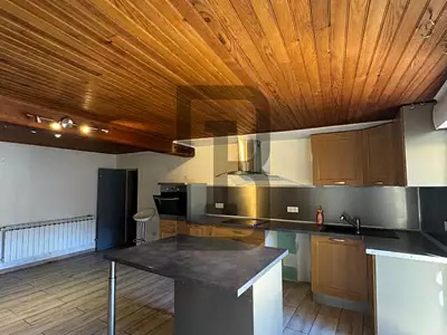 Belcaire 11340 Achat / Vente maison 3 pièces t3 au dernier étage cave