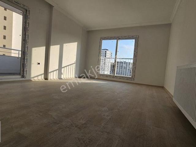 Beledıye Cıvarı Sıte Icınde 3+1 Kapalı Mutfak Iskanlı
