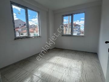 Belediye Yakını 1+1 Ara Kat Eşyalı Kiralık Apart