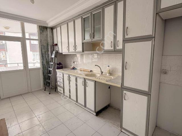 Belediye Evlerinde Geniş Ve Ferah Kiralık Daıre
