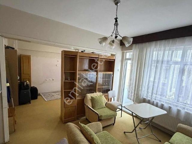 Belediyeye, Atatürk Caddesine 20 Metre Mesafede Eşyalı Kiralık