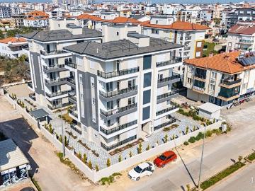 BELEDİYE YAKINI,AYRI MUTFAK,YERDEN ISITMA,SIFIR,KATTA GENİŞ 2+1