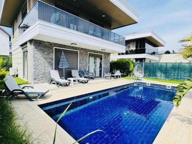 Belek River Side Sitesinde Ultra Lüks Villa
