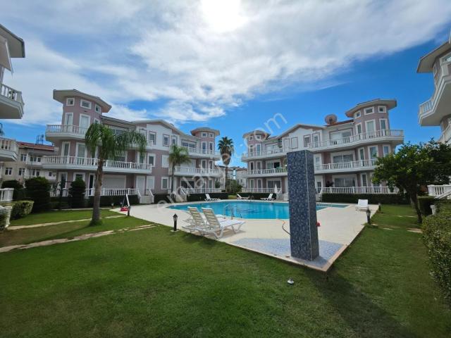 Belek'te 2+1 Eşyalı Daire Merkezi Konumda Bakımlı Güzel Sitede
