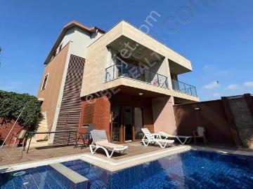 Belek'te 4+1 Müstakil Havuzlu Full Eşyalı Kiralık Villa