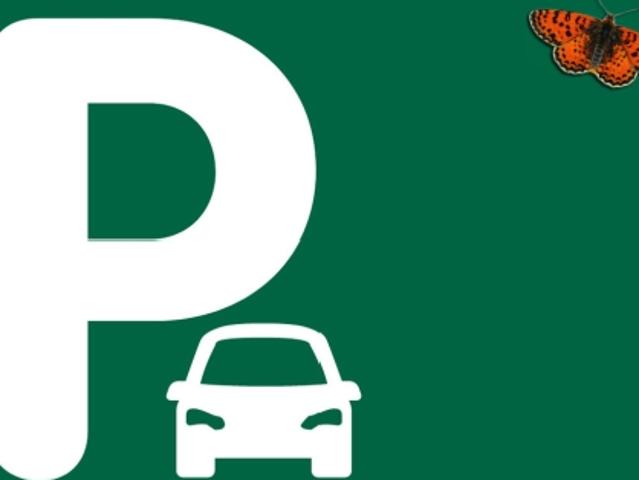 BELFAUX – Parkplatz für Auto im Innenbereich