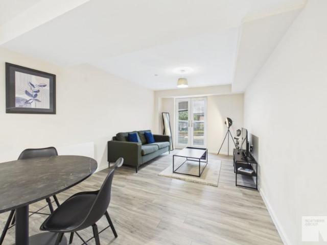 Belfry House: Old Trafford 2 bed apartment to rent £1,350 pcm £312 pw