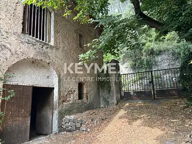 Belgentier 83210 Achat / Vente maison 2 pièces t2 au dernier étage parking
