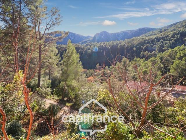 BELGENTIER 83 Maison à vendre 5 pièces + garage sur 6700m² de terrain