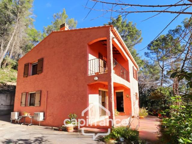 BELGENTIER 83 Maison à vendre 5 pièces + garage sur 6700m² de terrain