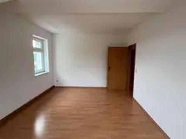 Belgershain. Sonnige Dachgeschoss Wohnung mit Laminat!
