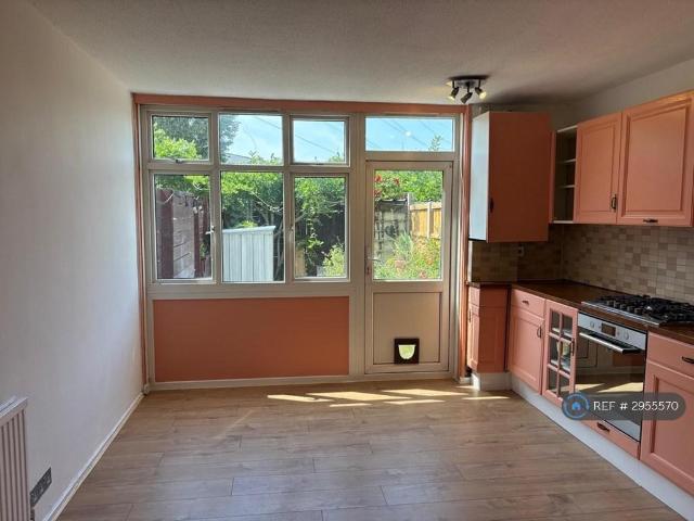 Belgrave Walk, Mitcham, CR4 1 bed in a house share to rent £800 pcm £185 pw
