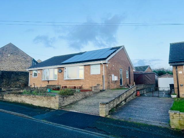 Belgrave Crescent, Halifax HX3, 2 bed property to rent, £1,100 pcm | PrimeLocation