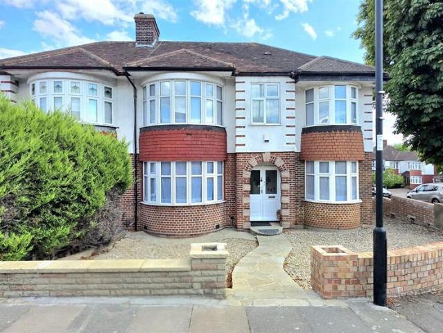 Belgrave Gardens, Oakwood N14, 5 bed semi detached house to rent, £4,000 pcm | PrimeLocation