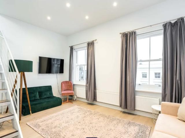 Belgrave Gardens, London NW8, 2 bed flat to rent, £2,700 pcm | PrimeLocation