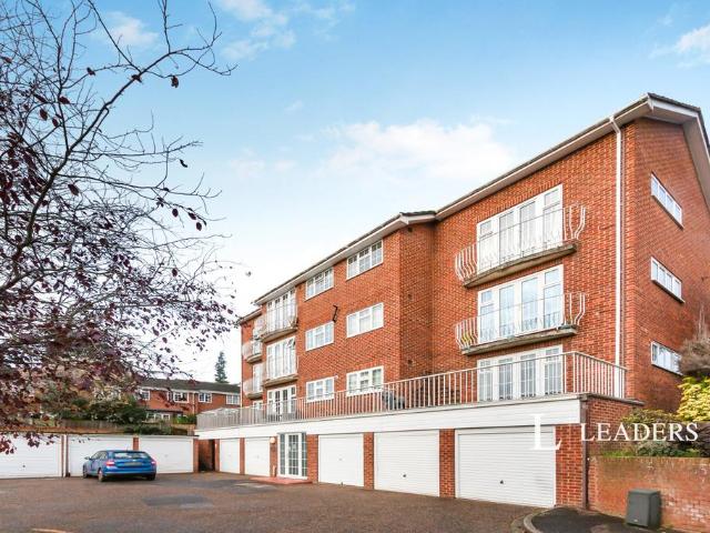 Belgrave Manor, Woking, GU22 1 bed flat to rent £1,250 pcm £288 pw