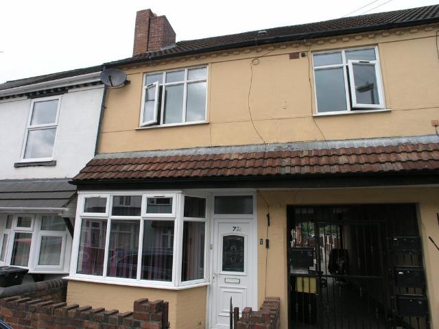 Belgrave Road, Halesowen B62 2 bed terraced house to rent £850 pcm £196 pw