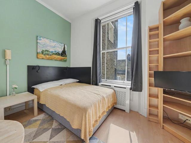 Belgrave Road, London SW1V Studio to rent £1,820 pcm £420 pw