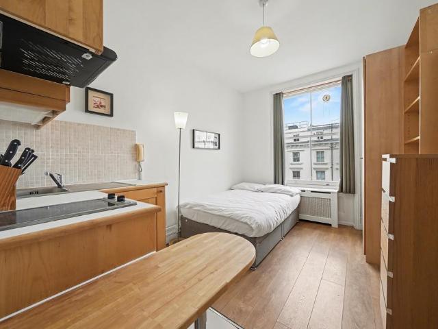 Belgrave Road, London SW1V Studio to rent £1,820 pcm £420 pw