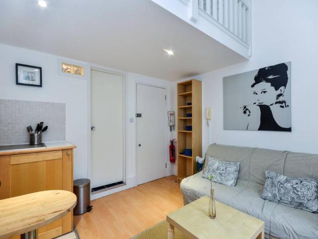 Belgrave Road, London SW1V Studio to rent £1,928 pcm £445 pw