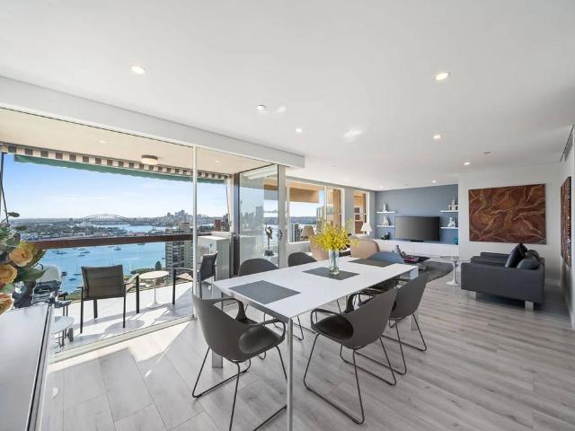 'Belgravia Gardens' World Class Apartment With Spellbinding 270 Degree Views