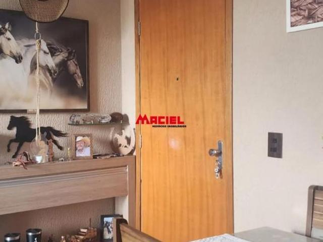 BELÍSSIMO APARTAMENTO COM ELEVADOR, VARANDA E COMPLETA ÁREA DE LAZER!