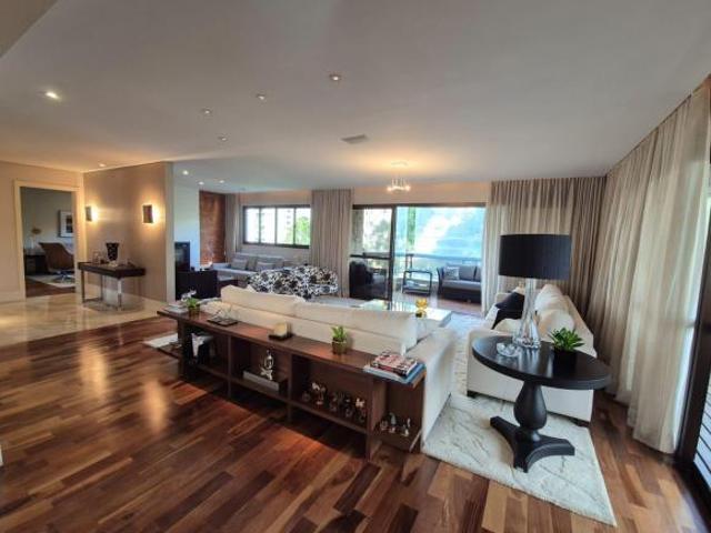Belíssimo apartamento de 368m² com linda vista e acabamento de primeira