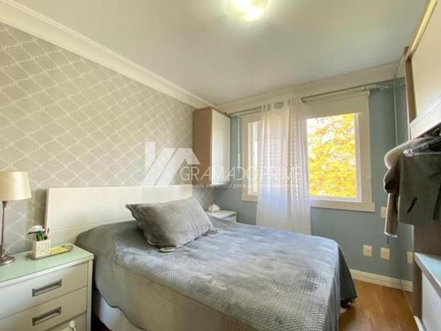 BELÍSSIMO APARTAMENTO EM CANELA