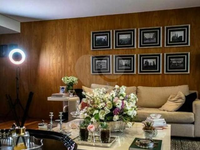 Belíssimo apartamento em Santana com 248m² de área útil e totalmente mobiliado!