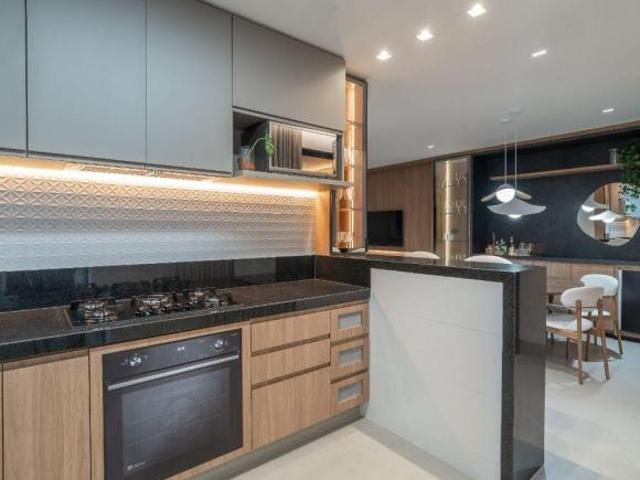 Belíssimo Apartamento Novo 3 quartos 2 vagas no bairro Jardim Finotti Uberlândia