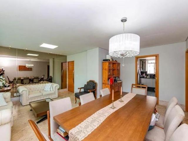 Belíssimo Apartamento no Belvedere: 4 Quartos, 2 Suítes e Varanda em Localização Privilegiada!