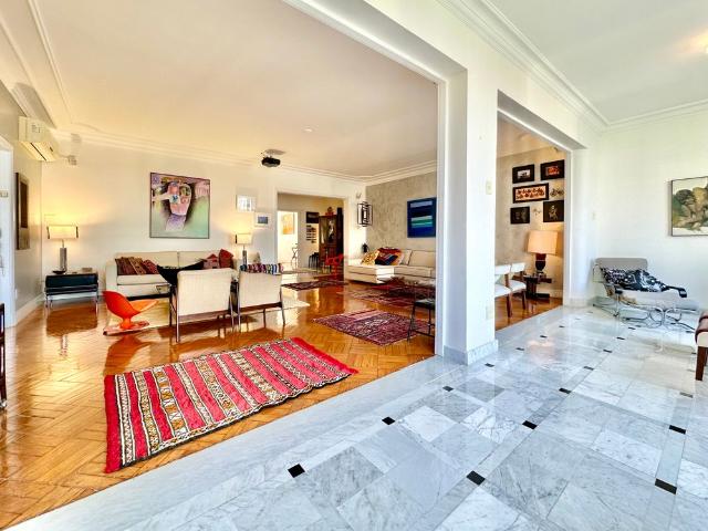 Belíssimo Apartamento para alugar em Copacabana