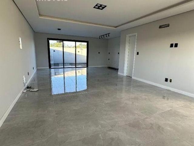 Belíssimo sobrado com 3 dormitórios à venda por R$ 742.000 Central Park Cachoeirinha/RS