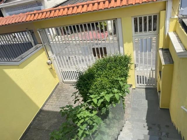 Belissimo sobrado com 3 quartos e 3 vagas no centro do bonfiglioli