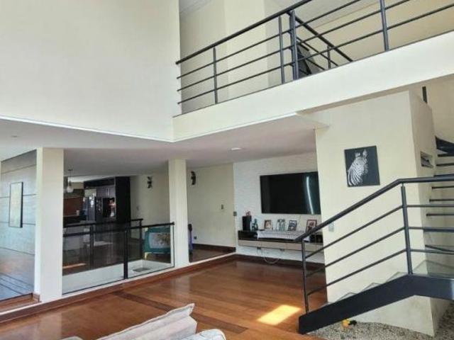 Belíssimo sobrado no Jardim Prudência 263 m² Area terreno 342 m² Area Constuida