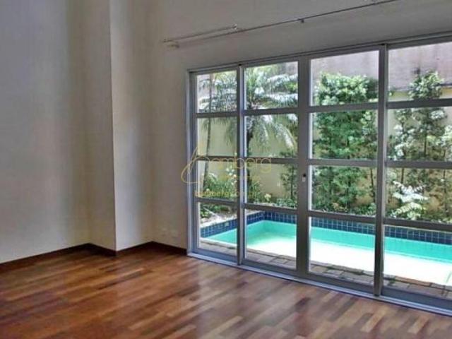 Belissima Casa Com 3 Dormitórios Em Condominio No Jardim Guedala